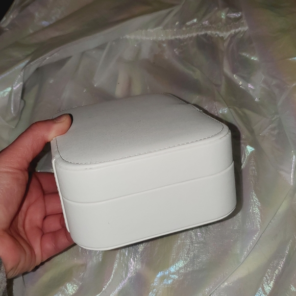 BNIB Portable Jewelry organizer for travel - Picture 15 of 16